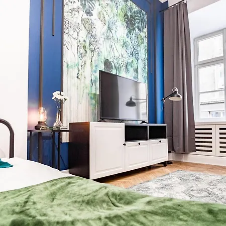 At By Mb * Cracovia
