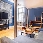 At Krakow By Mb Apartments * 크라쿠프