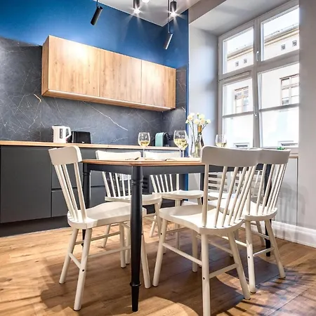 Apartman At *